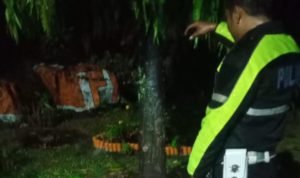 Pengendara CRF Tabrak KLX saat Salip Mobil Bus, 1 Korban Meninggal Dunia