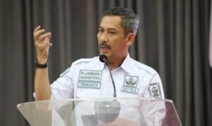 Sekda Palopo Siapkan Sanksi Bila Lurah Salotellue Terbukti Bagi Kerudung dan Kartu Nama