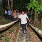 Desa ke Desa Hingga Jalan Kaki Lewati Titian Bambu