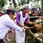 Pj Gubernur Sulsel Serahkan Bantuan Senilai Rp2 Miliar untuk Rumah Tangga Miskin di Soppeng