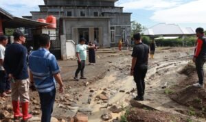 Pj Wali Kota Arsul Tinjau Lokasi Banjir di Balandai
