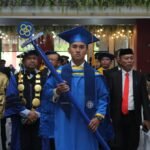 Polidewa Palopo Cetak Cetak 34 Ahli Madya di Wisuda Perdana