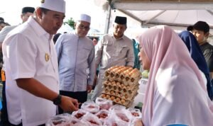 Safari Ramadan Pj Gubernur Sulsel Dirangkaikan Gerakan Pangan Murah di CPI