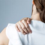 Kenali 7 Penyebab Umum Sakit Belikat Kiri