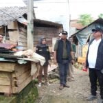 Pj Wali Kota Palopo Tinjau Warga Korban Angin Kencang di Temmalebba
