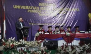 Hadiri Wisuda UMB Palopo, Ini Pesan Pj Walkot Asrul Sani