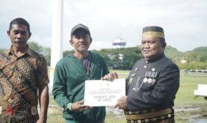 Peringati Hari Lahir Pancasila, Pemkab Luwu Serahkan Bantuan Pertanian Bagi Petani Terdampak Bencana