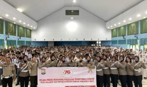 Polwan Polres Palopo Sambangi Sekolah, Edukasi Lalu Lintas, Stop Bullying dan Bahaya Narkoba