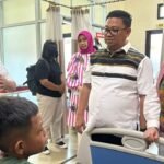 Pj Wali Kota Palopo Jamin Kesehatan Siswa SD 09 Matekko Korban Lakalantas