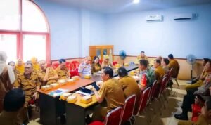 Pimpin Rapat Panitia Peringatan HUT RI Ke-79, Ini Pesan Sekda Morut