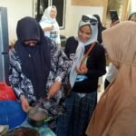 Sudah Jadi Masyarakat Biasa, Mantan Ketua PKK Lutim Ikut ‘Maddui’ Kapurung Dengan Ibu-ibu