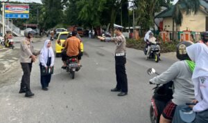 Kapolres Palopo Turun ke Jalan Atur Lalu Lintas Hari Pertama Sekolah Usai Libur Nataru