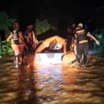 Banjir Landa Sulawesi Selatan, Basarnas Makassar Evakuasi Warga