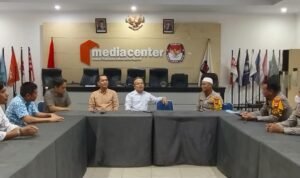 Kapolres Palopo, AKBP Safi'i Nafsikin berkunjung ke KPU Palopo. (ist)