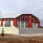 Bakal Tunda Pencairan Tahap II, Bupati Luwu Timur Kritik Kualitas Finishing Gedung Pemuda Malili