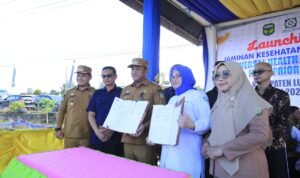 Bupati dan Wabup Luwu Launching UHC Prioritas, Wujudkan Layanan Kesehatan Berbasis KTP Elektronik