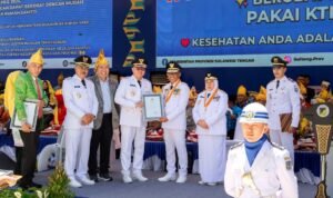 Meriah! HUT ke-61 Sulawesi Tengah, Morut Raih Penghargaan UHC dari Gubernur Anwar Hafid