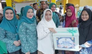 Wakil Ketua TP PKK Sumut Bersama Ketua TP PKK Asahan Kunjungi Posyandu dan Paud