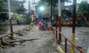 Banjir Rendam RW 04 dan RW 05 Cipinang Melayu, Pompa Portabel Dikerahkan