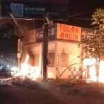 Pos Polisi di Makassar Dibakar Massa, Lalu Lintas Lumpuh