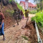 Hujan Deras Perparah Amblasnya Bahu Jalan di Rindinggallo, Warga Harap Pemerintah Segera Bertindak