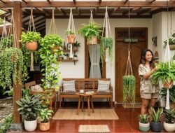 Strategi Menata Tanaman Gantung Di Teras Rumah Agar Terlihat Lebih Estetik Menawan
